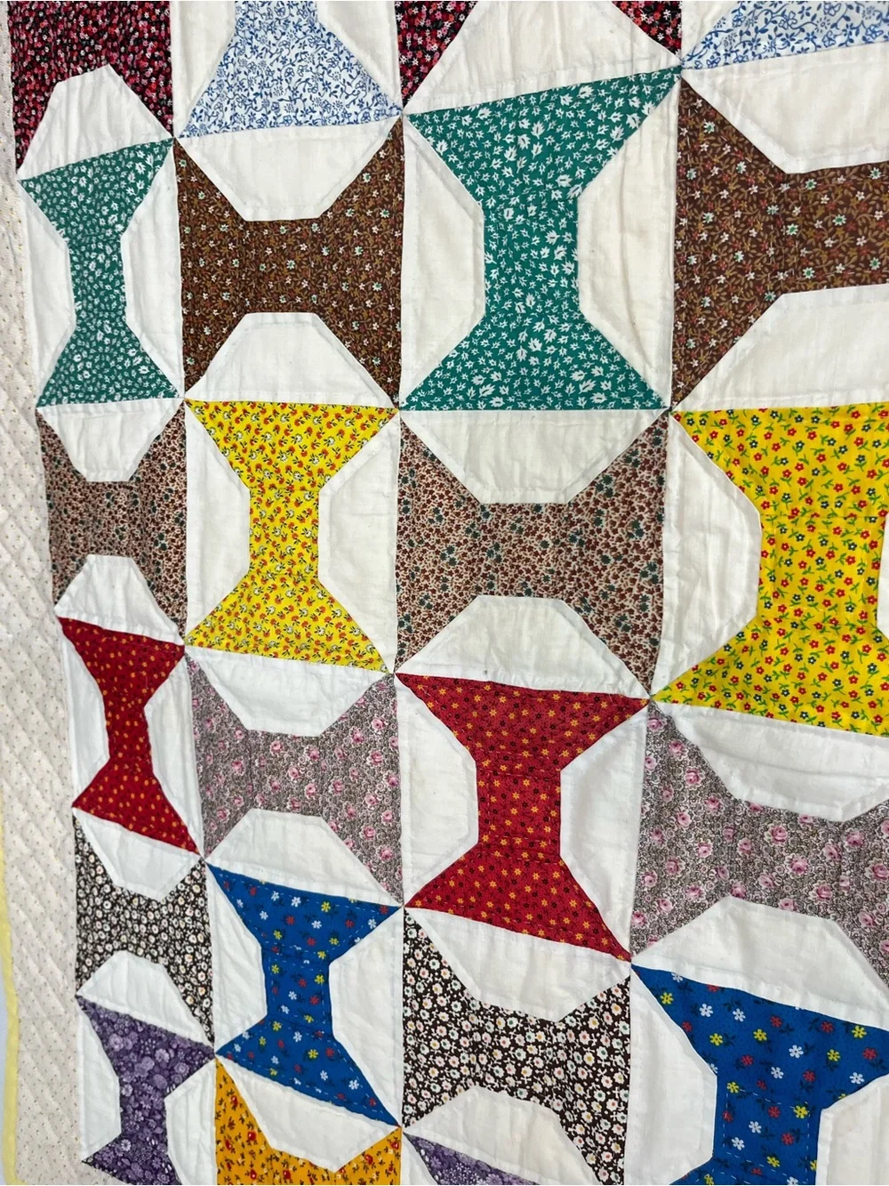 Vintage Spool Lap Quilt 40x42 Handmade, Yellow Border, Cotton